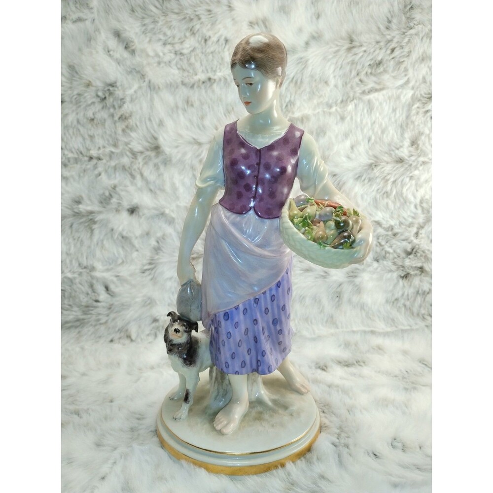 Antique Jugendstil Meissen Porcelain Lady w/ Dog Figurine. Hand Painted. 1901-04